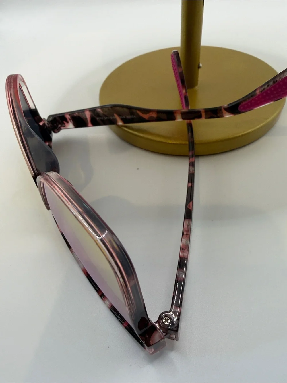 Ephiu Pink Gradient Cat-Eye Sunglasses with Pink Polorized Lenses